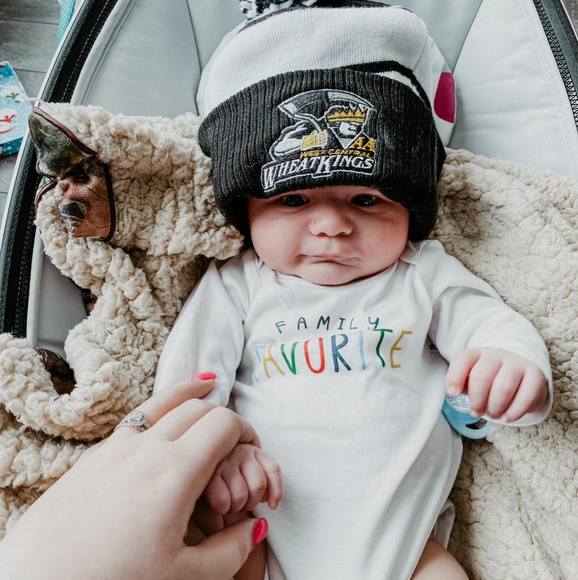 Meet your Posher, Mikayla - Picture 1 of 1